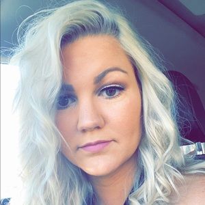 Meet your Posher, Cassandra